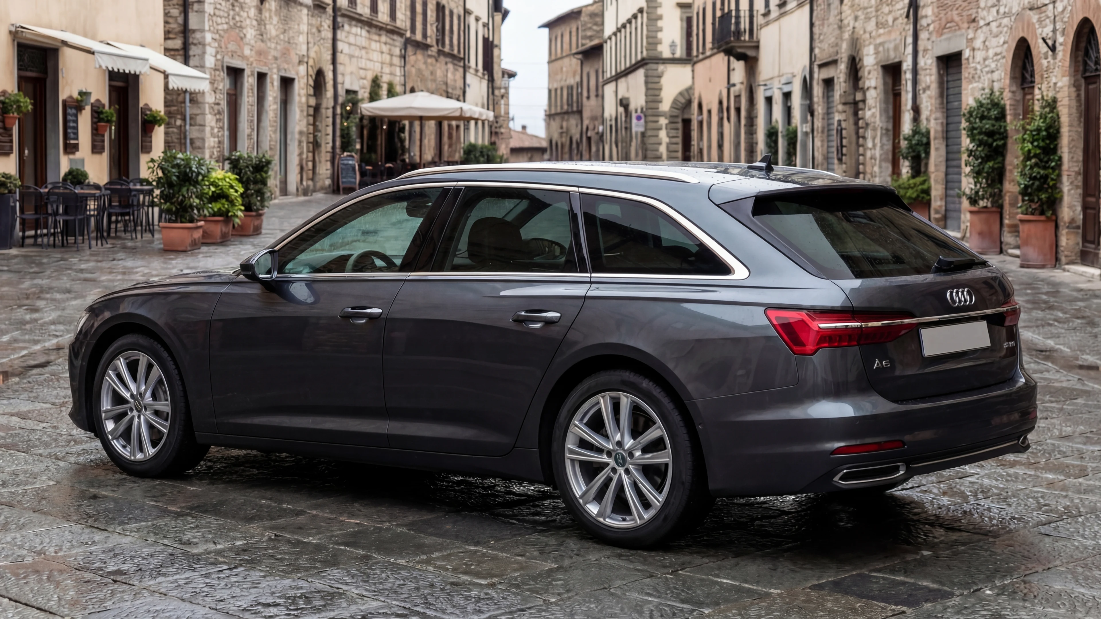 Audi A6 Avant mit 85 Prozent Folierung auf den hinteren Seitenscheiben